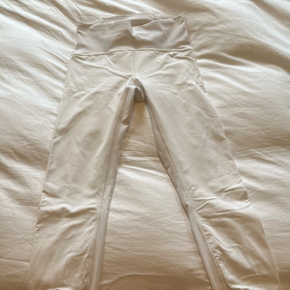 Lululemon White Leggings Train Times 7/8 Pant Size 6 with small hole - Picture 7 of 16